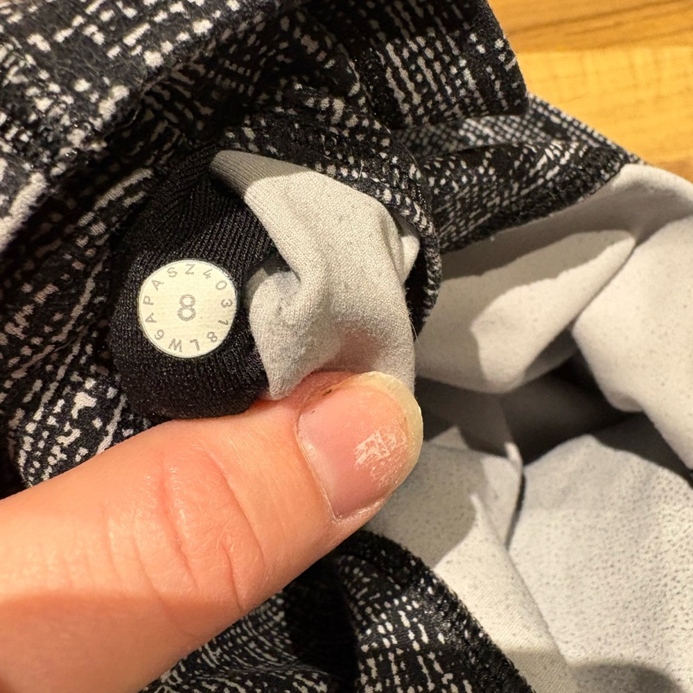Lululemon Align Crop *21" Twillines Ice Grey Black Size 8 - Picture 5 of 8